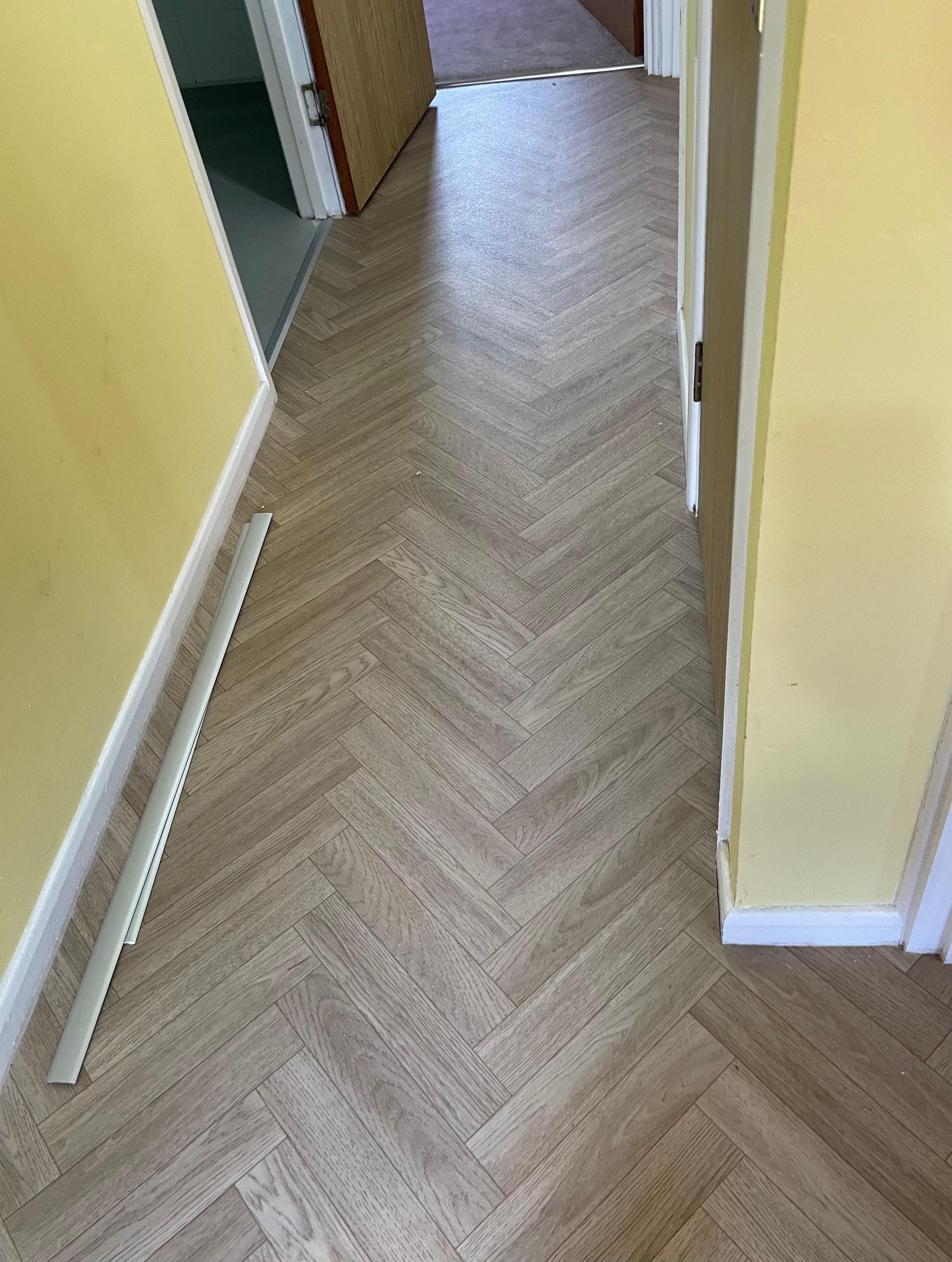 Oak Herringbone Vinyl Sheet Flooring – R10 Slip Resistant, 2.6mm Thick
Durable oak herringbone vinyl sheet with R10 slip resistance, easy-clean surface, and 10-year warranty—perfect for stylish and safe everyday flooring.